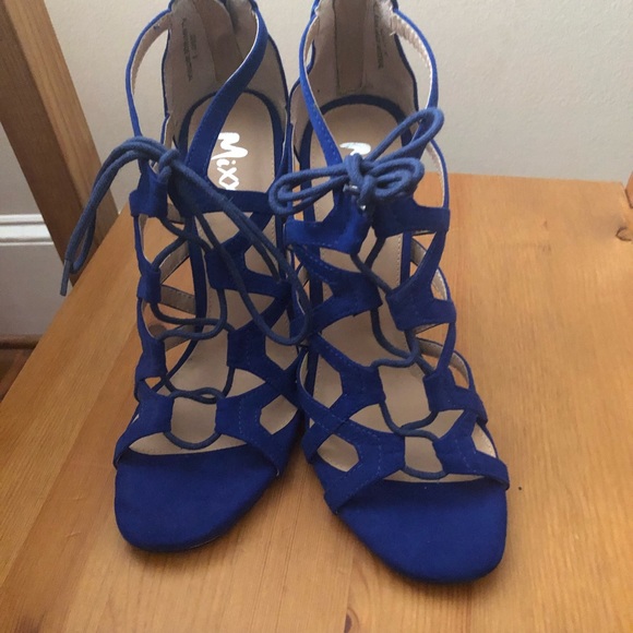 Mix No. 6 Shoes - Really cute blue cut out heels.